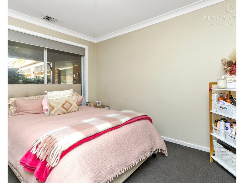 13 Warrambool Crescent, Glenfield Park NSW 2650