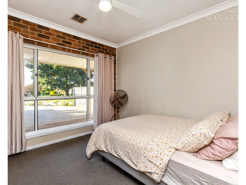 13 Warrambool Crescent, Glenfield Park NSW 2650