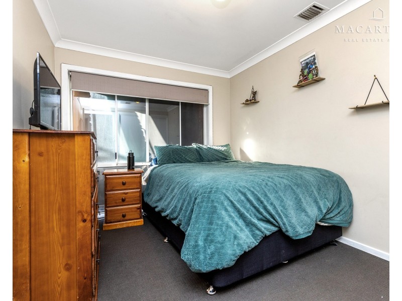 13 Warrambool Crescent, Glenfield Park NSW 2650