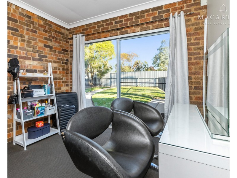 13 Warrambool Crescent, Glenfield Park NSW 2650