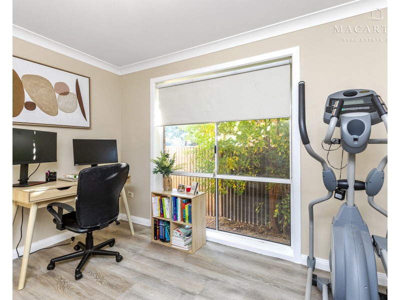 13 Warrambool Crescent, Glenfield Park NSW 2650