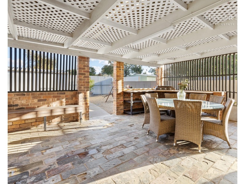 13 Warrambool Crescent, Glenfield Park NSW 2650