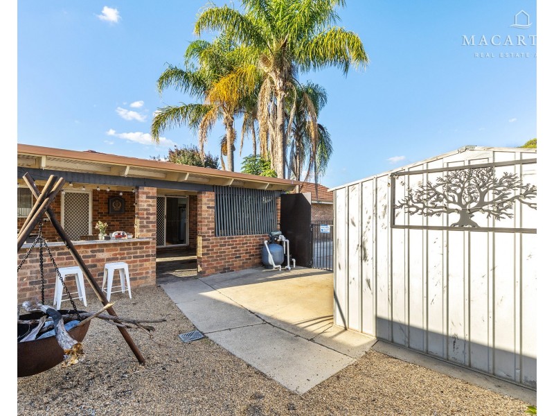 13 Warrambool Crescent, Glenfield Park NSW 2650