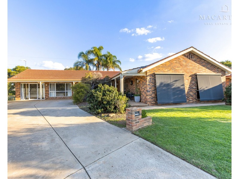 13 Warrambool Crescent, Glenfield Park NSW 2650