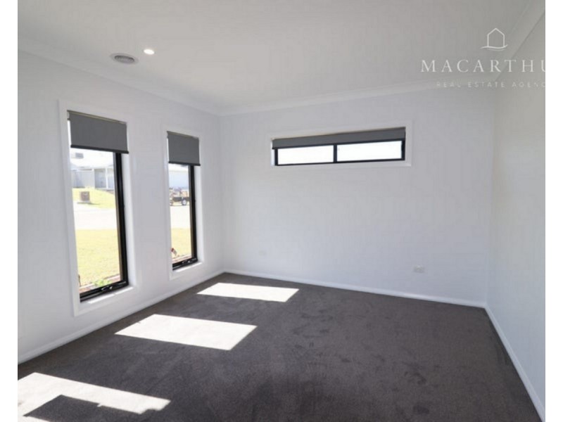 2/77 Coppabella Drive, Gobbagombalin NSW 2650