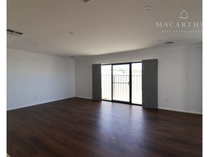 2/77 Coppabella Drive, Gobbagombalin NSW 2650