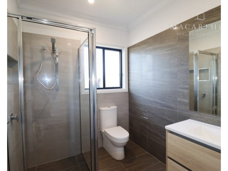2/77 Coppabella Drive, Gobbagombalin NSW 2650