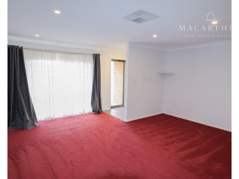 1/21 Elanora Place, Glenfield Park NSW 2650