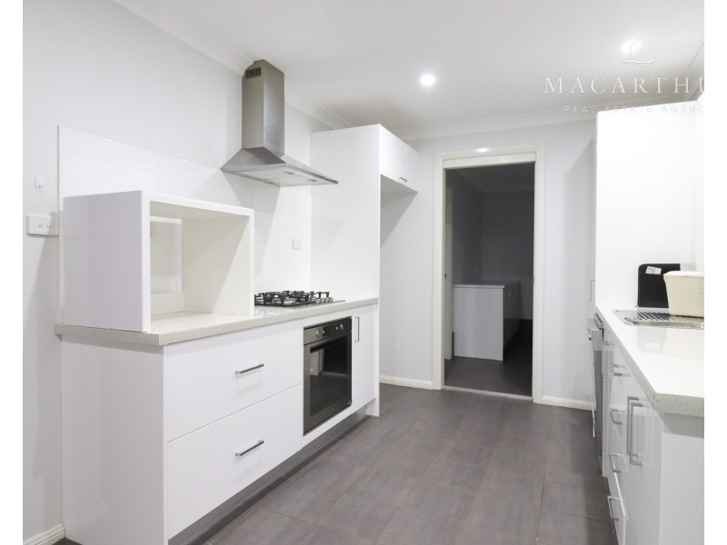 1/21 Elanora Place, Glenfield Park NSW 2650