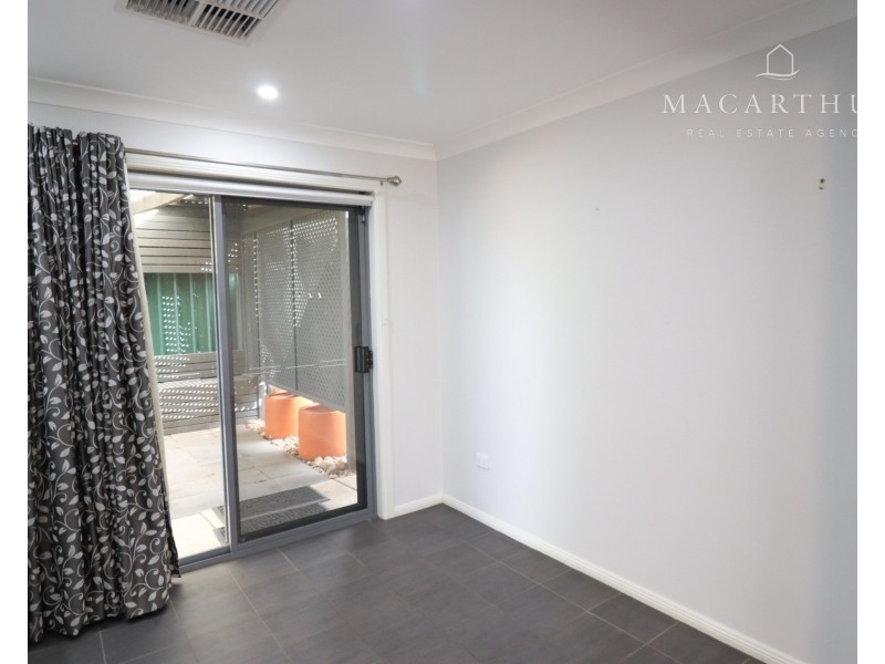 1/21 Elanora Place, Glenfield Park NSW 2650