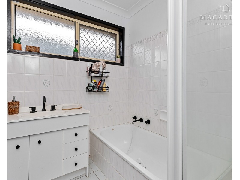 40 Girraween Mews, Glenfield Park NSW 2650