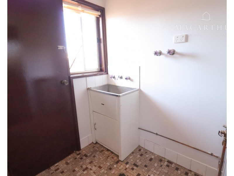 2/76 Fay Avenue, Kooringal NSW 2650