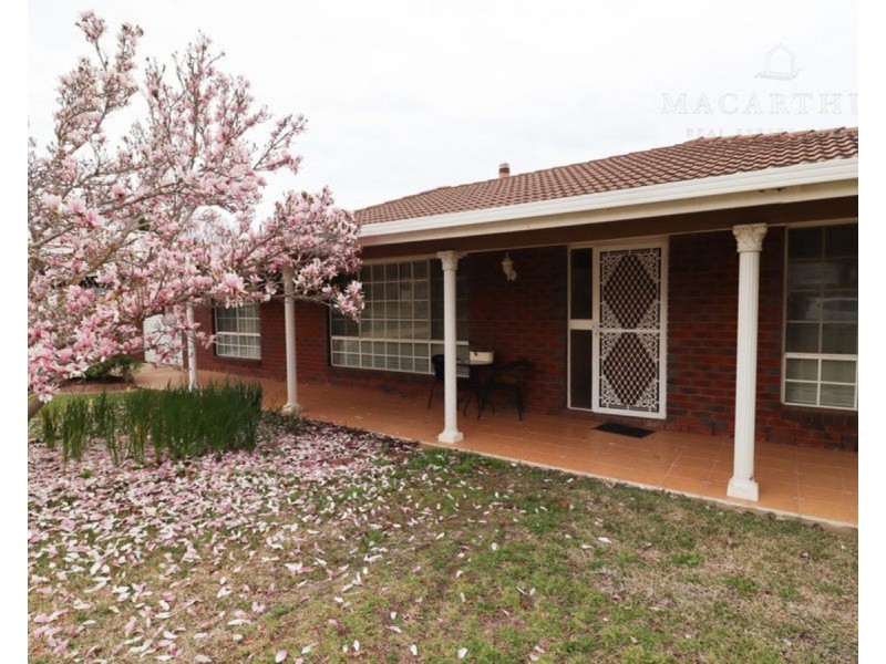 2 Egret Place, Estella NSW 2650