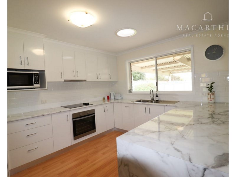 2 Egret Place, Estella NSW 2650