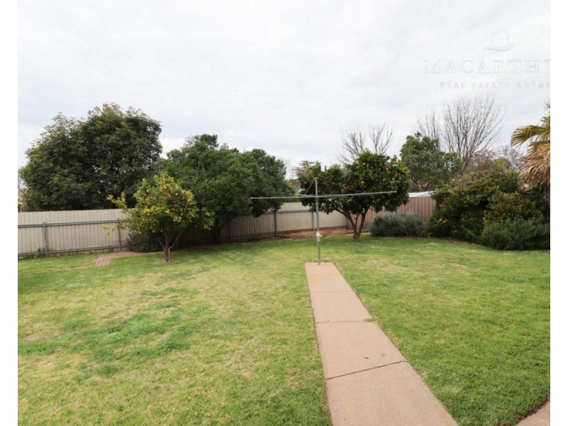 2 Egret Place, Estella NSW 2650