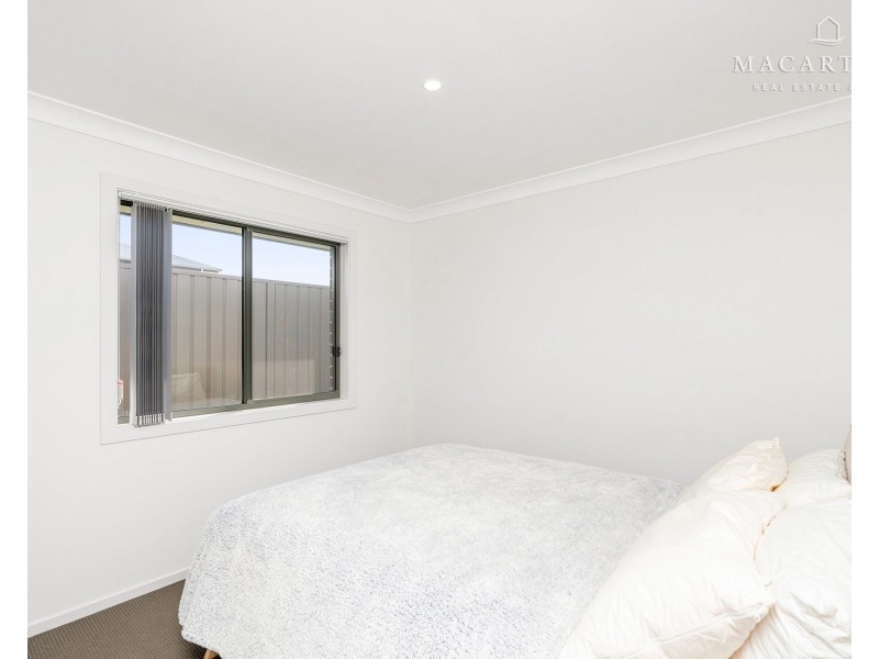 1-2/138 Bradman Drive, Boorooma NSW 2650