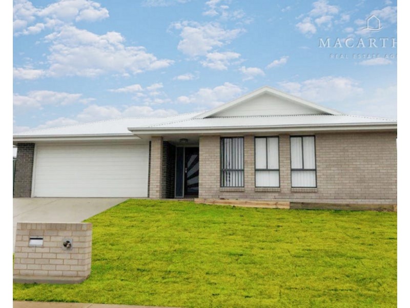 3 Hazelwood Drive, Forest Hill NSW 2651