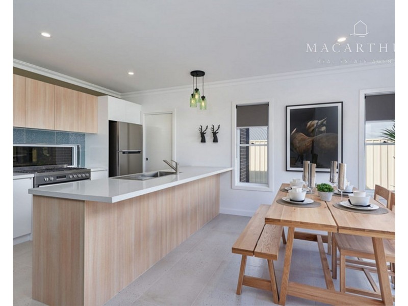 7 Morris Crescent, Gobbagombalin NSW 2650