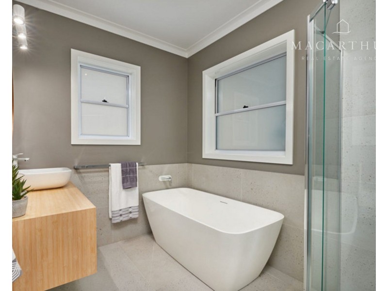 7 Morris Crescent, Gobbagombalin NSW 2650