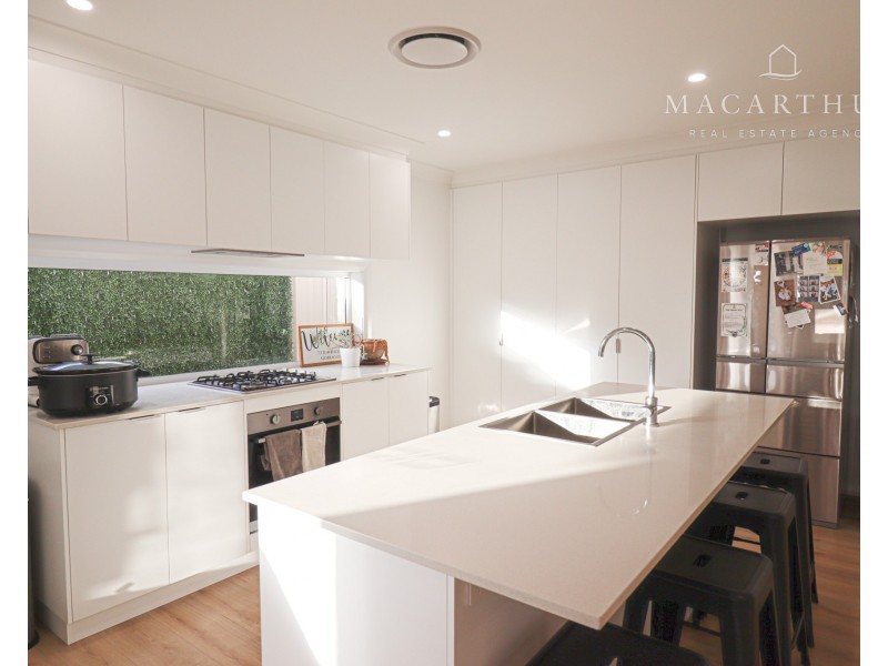 73 Jumbuck Drive, Gobbagombalin NSW 2650