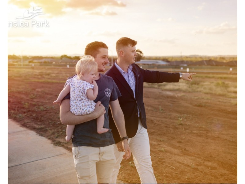 220 Blackwood Circuit, Forest Hill NSW 2651