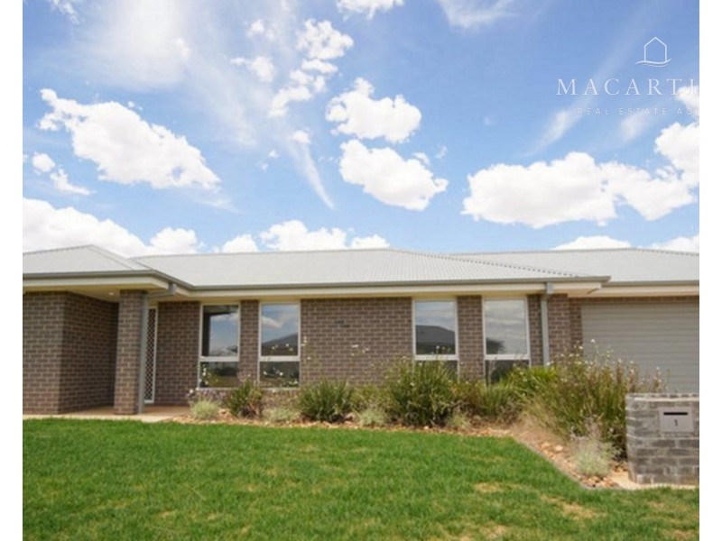 1 Goonawarra Street, Gobbagombalin NSW 2650