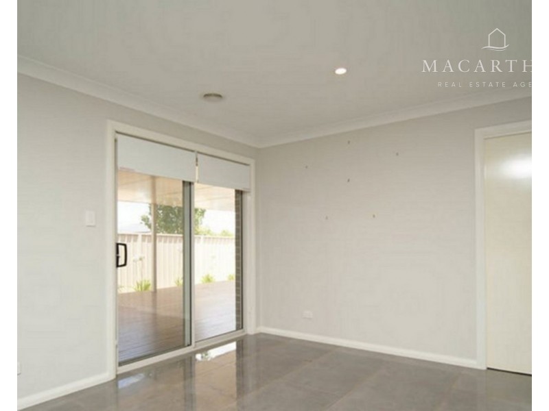 1 Goonawarra Street, Gobbagombalin NSW 2650