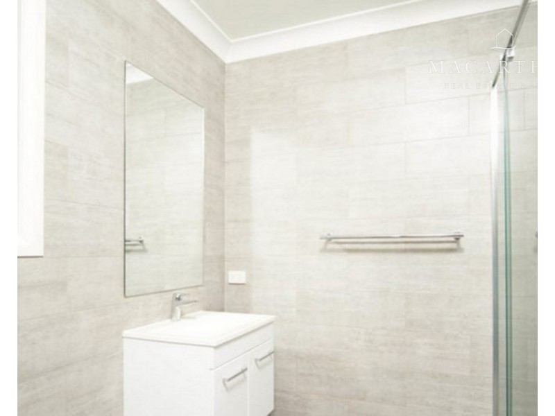 1 Goonawarra Street, Gobbagombalin NSW 2650