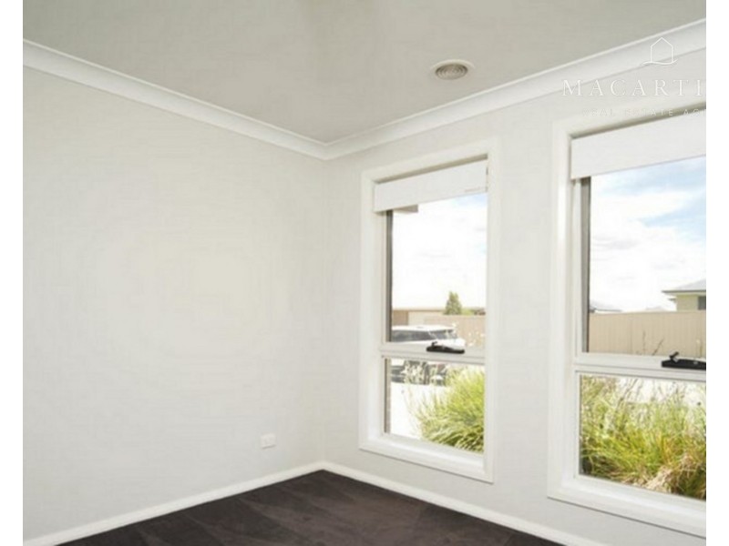 1 Goonawarra Street, Gobbagombalin NSW 2650