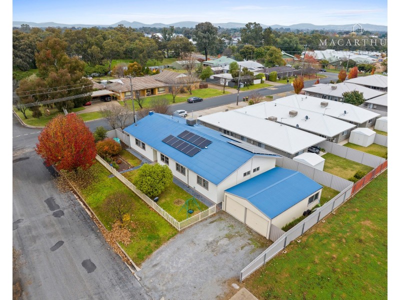 62 Inglis Street, Lake Albert NSW 2650