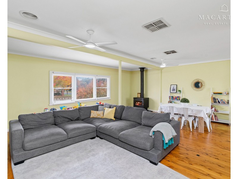 62 Inglis Street, Lake Albert NSW 2650