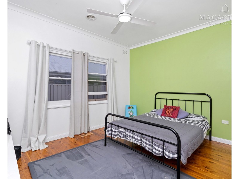 62 Inglis Street, Lake Albert NSW 2650