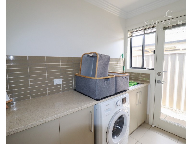 1/61 Mima Street, Glenfield Park NSW 2650