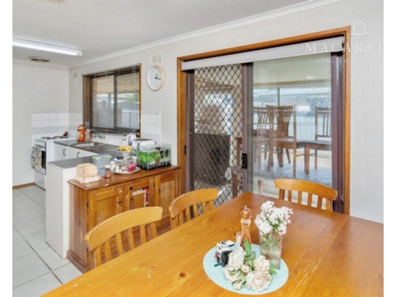 6 Gregory Crescent, Lake Albert NSW 2650