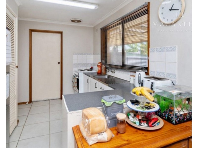 6 Gregory Crescent, Lake Albert NSW 2650