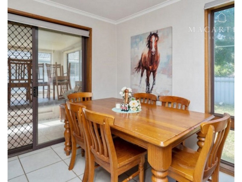 6 Gregory Crescent, Lake Albert NSW 2650