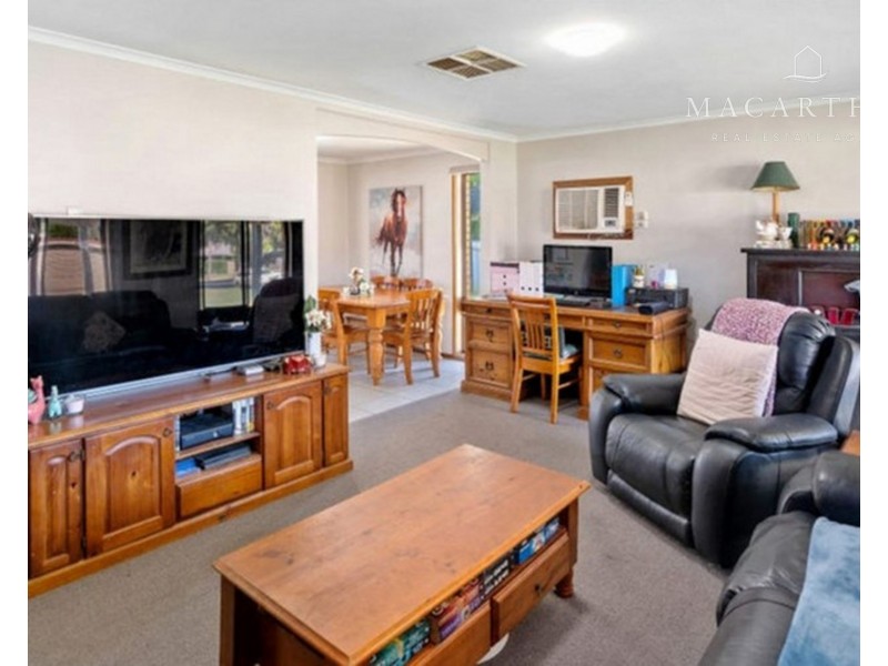 6 Gregory Crescent, Lake Albert NSW 2650