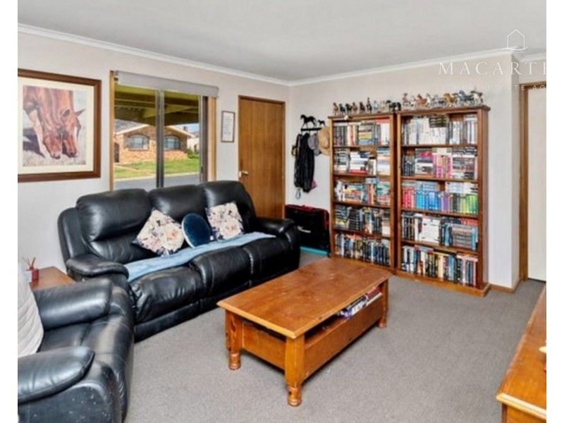 6 Gregory Crescent, Lake Albert NSW 2650