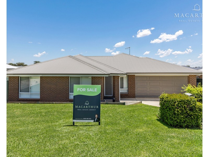 8 Tantoon Circuit, Forest Hill NSW 2651