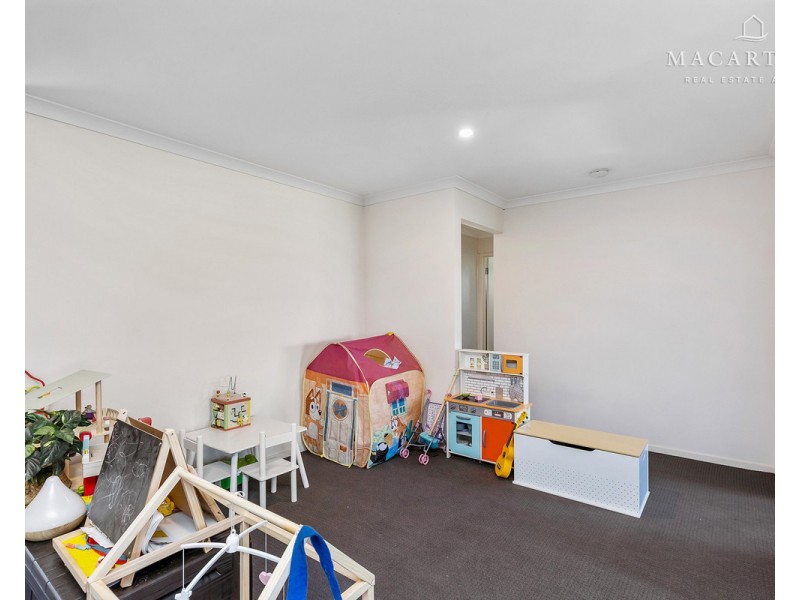 8 Tantoon Circuit, Forest Hill NSW 2651