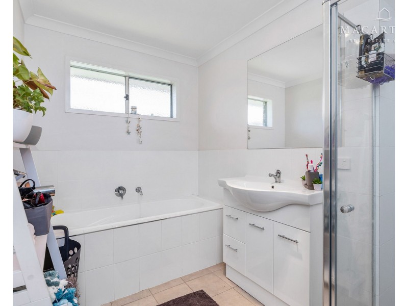 8 Tantoon Circuit, Forest Hill NSW 2651