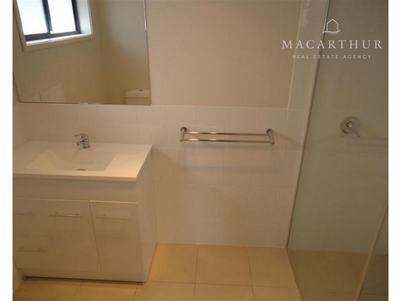 25 Sunvale Crescent, Estella NSW 2650