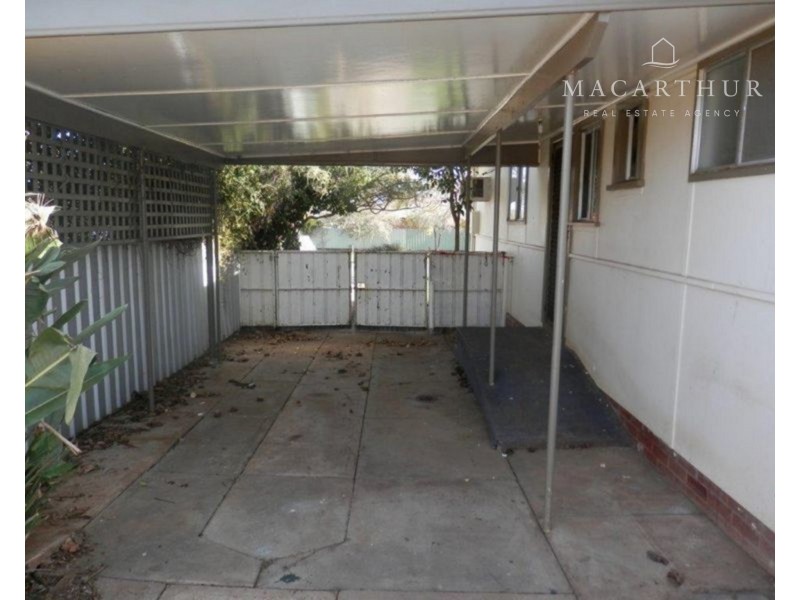 23 Manoora Avenue, Mount Austin NSW 2650