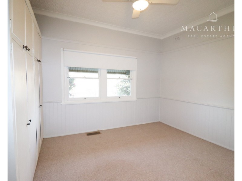 72 Bourke Street, Turvey Park NSW 2650