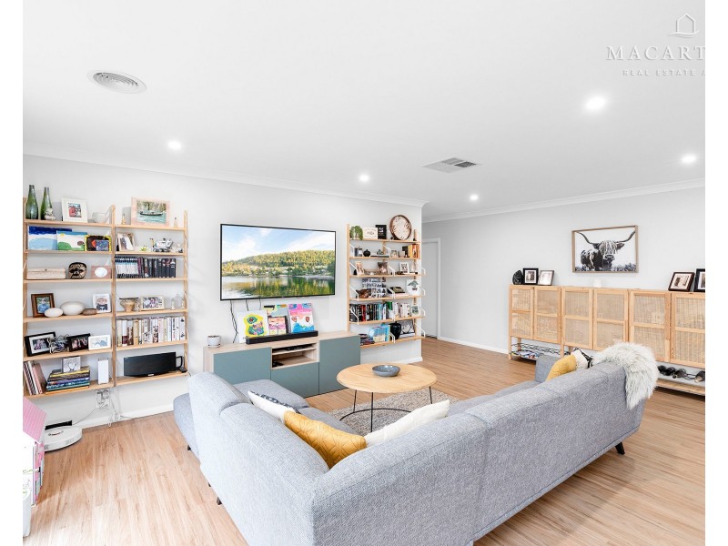 9 Quill Avenue, Boorooma NSW 2650