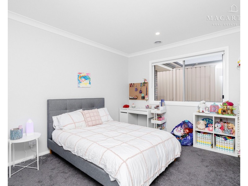 9 Quill Avenue, Boorooma NSW 2650
