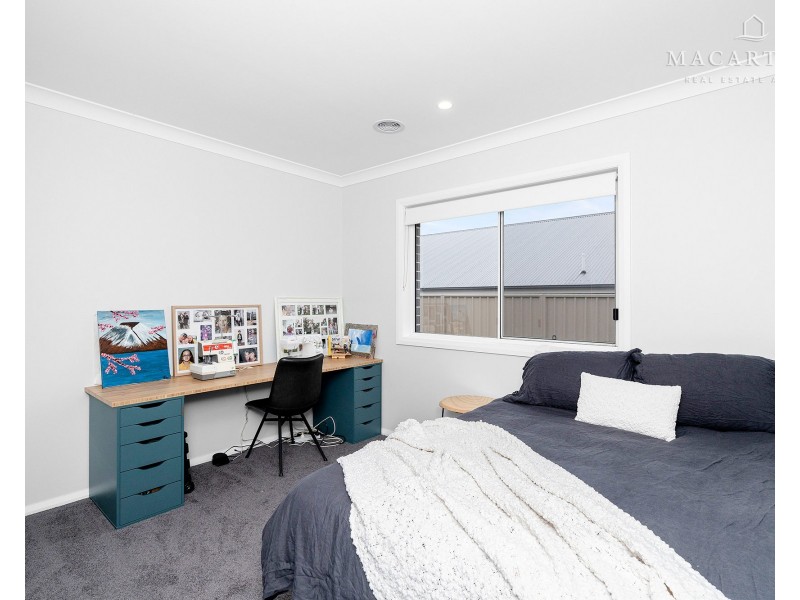 9 Quill Avenue, Boorooma NSW 2650