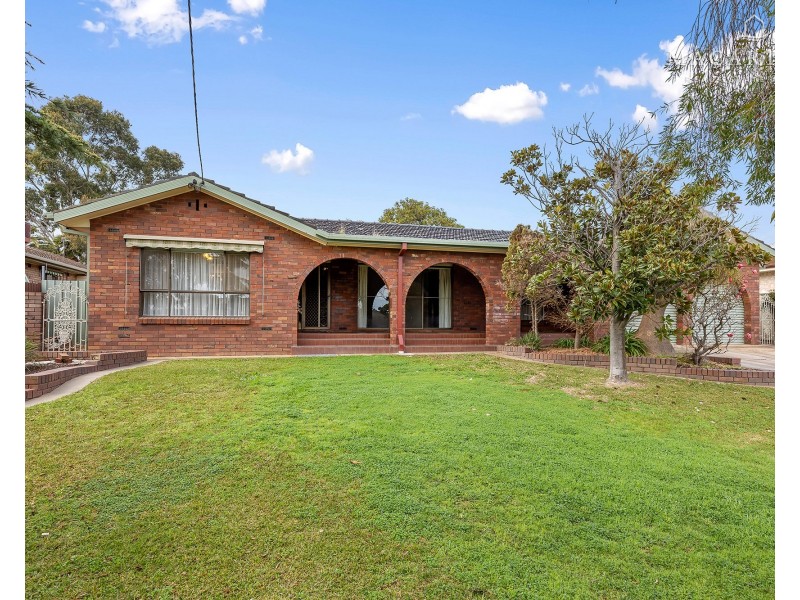 33 Mallory Street, Ashmont NSW 2650