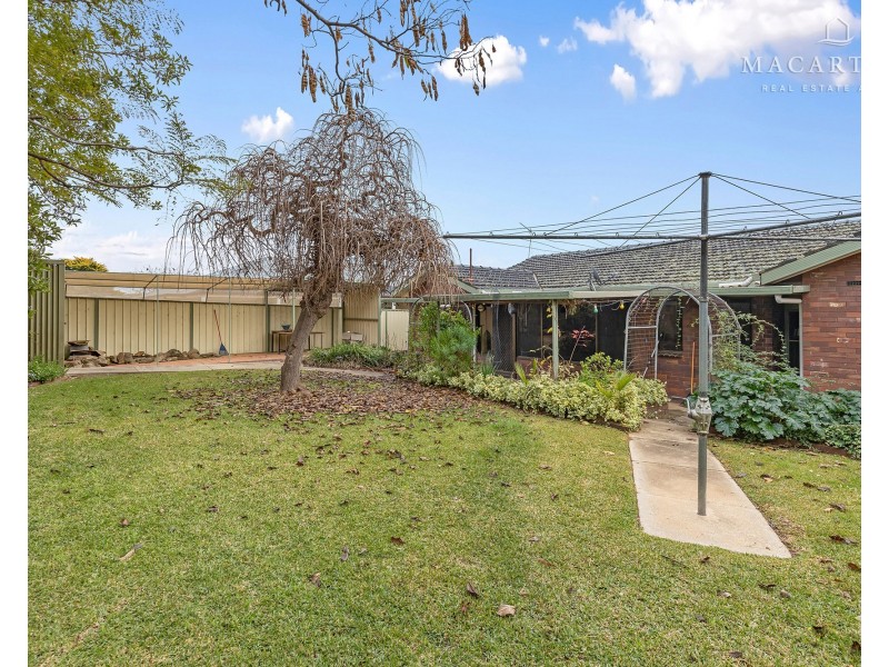 33 Mallory Street, Ashmont NSW 2650