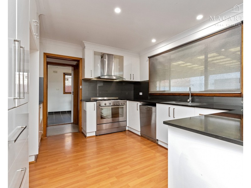 60 Graham Street, Lake Albert NSW 2650